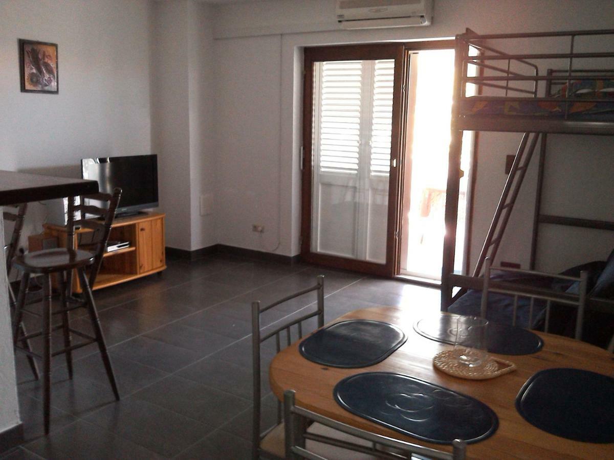 Ferienwohnung-Apartment Bootsliegeplatz Nach Anfrage Povljana Exterior foto